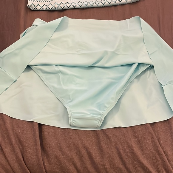 NWOT Tankini & Swim Skirt, Size Medium - Picture 5 of 6